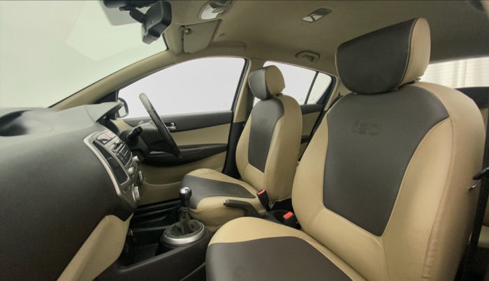 2014 Hyundai i20 SPORTZ 1.2, Petrol, Manual, 34,978 km, Right Side Front Door Cabin