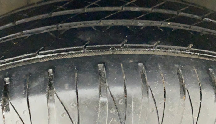 2011 Hyundai i20 SPORTZ (O) 1.2, Petrol, Manual, 53,134 km, Left Rear Tyre Tread