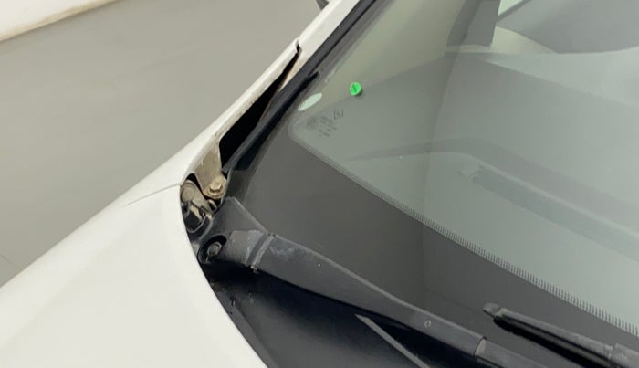 2011 Hyundai i20 SPORTZ (O) 1.2, Petrol, Manual, 53,134 km, Bonnet (hood) - Cowl vent panel has minor damage