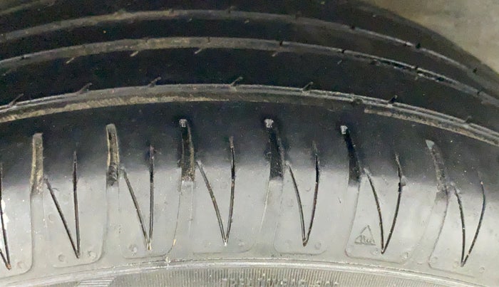2011 Hyundai i20 SPORTZ (O) 1.2, Petrol, Manual, 53,134 km, Right Rear Tyre Tread