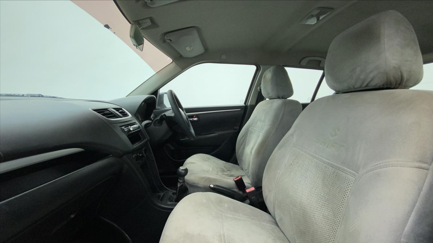 2011 Maruti Swift VXI, Petrol, Manual, 1,05,833 km, Right Side Front Door Cabin
