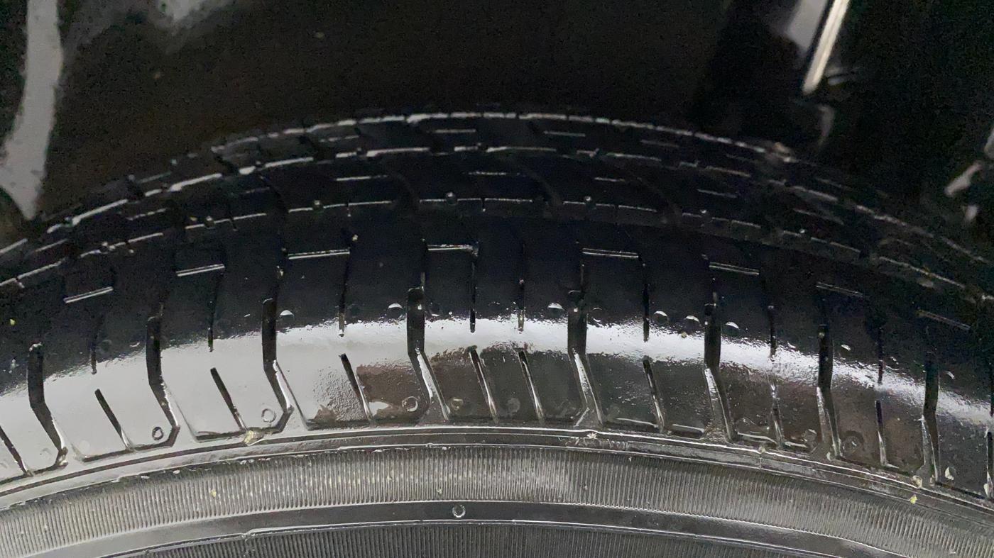 2011 Maruti Swift VXI, Petrol, Manual, 1,05,833 km, Left Rear Tyre Tread