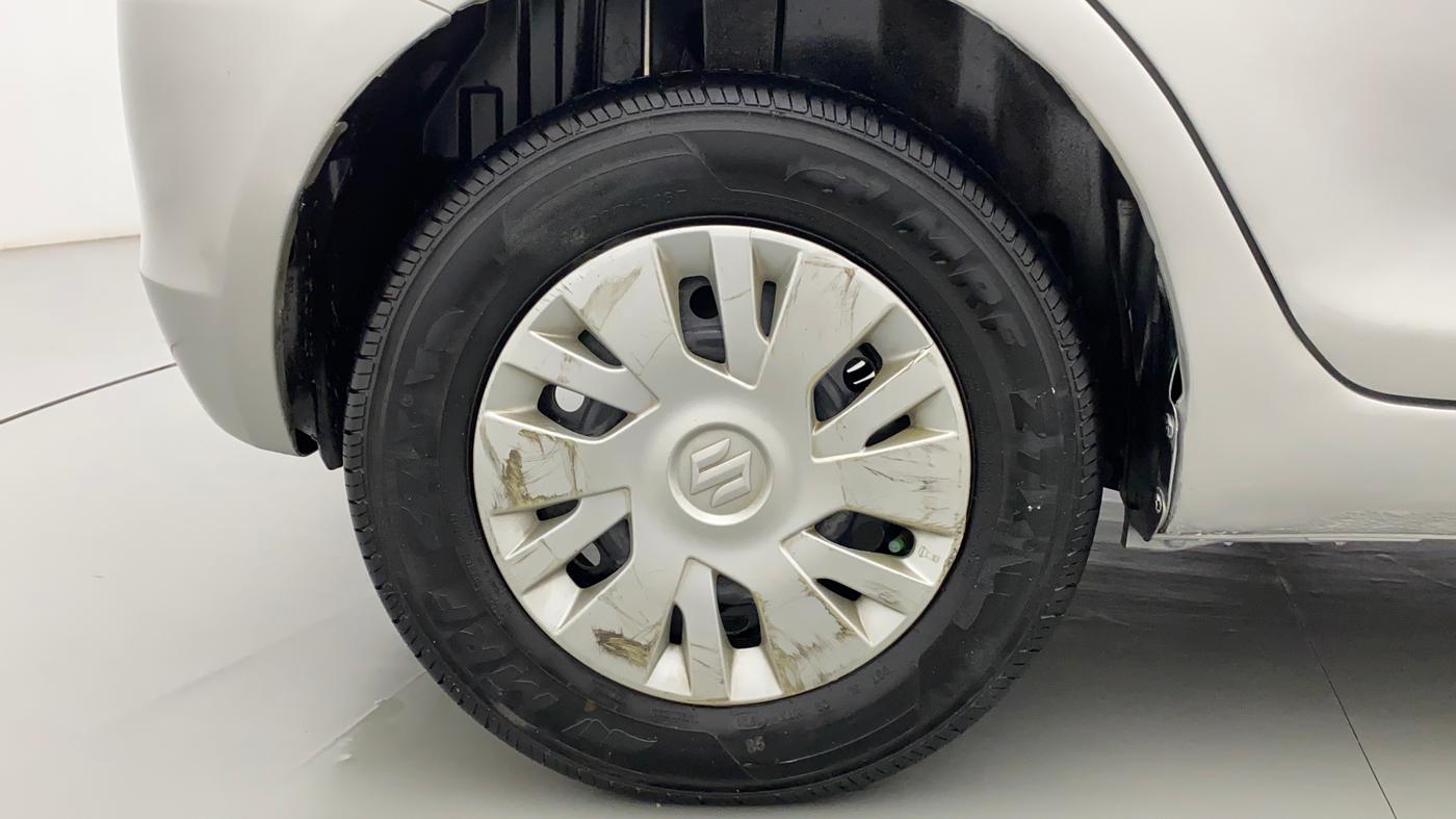 2011 Maruti Swift VXI, Petrol, Manual, 1,05,833 km, Right Rear Wheel
