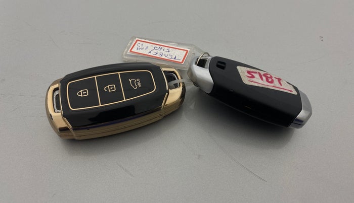 2018 Hyundai Verna 1.6 VTVT SX O, Petrol, Manual, 57,585 km, Key Close Up