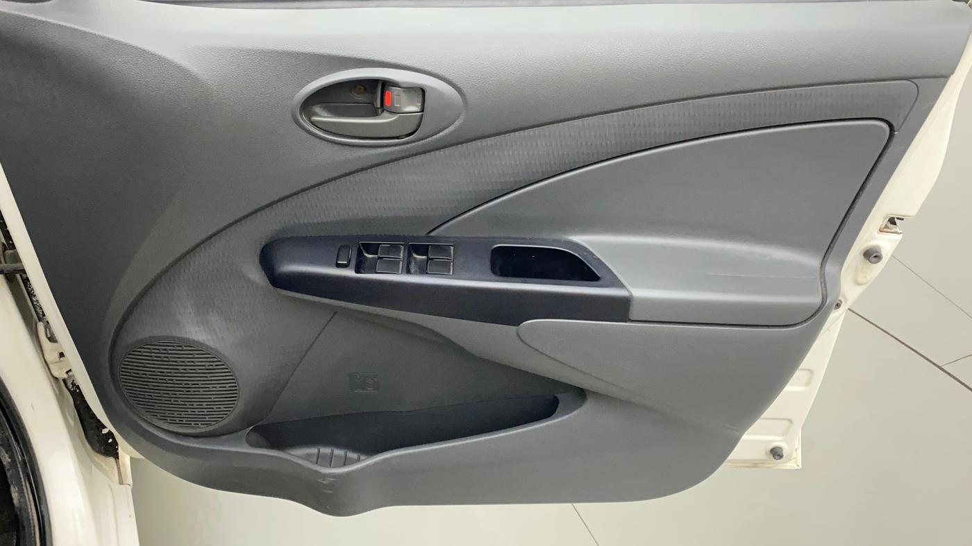 2012 Toyota Etios Liva G, CNG, Manual, 91,562 km, Driver Side Door Panels Control
