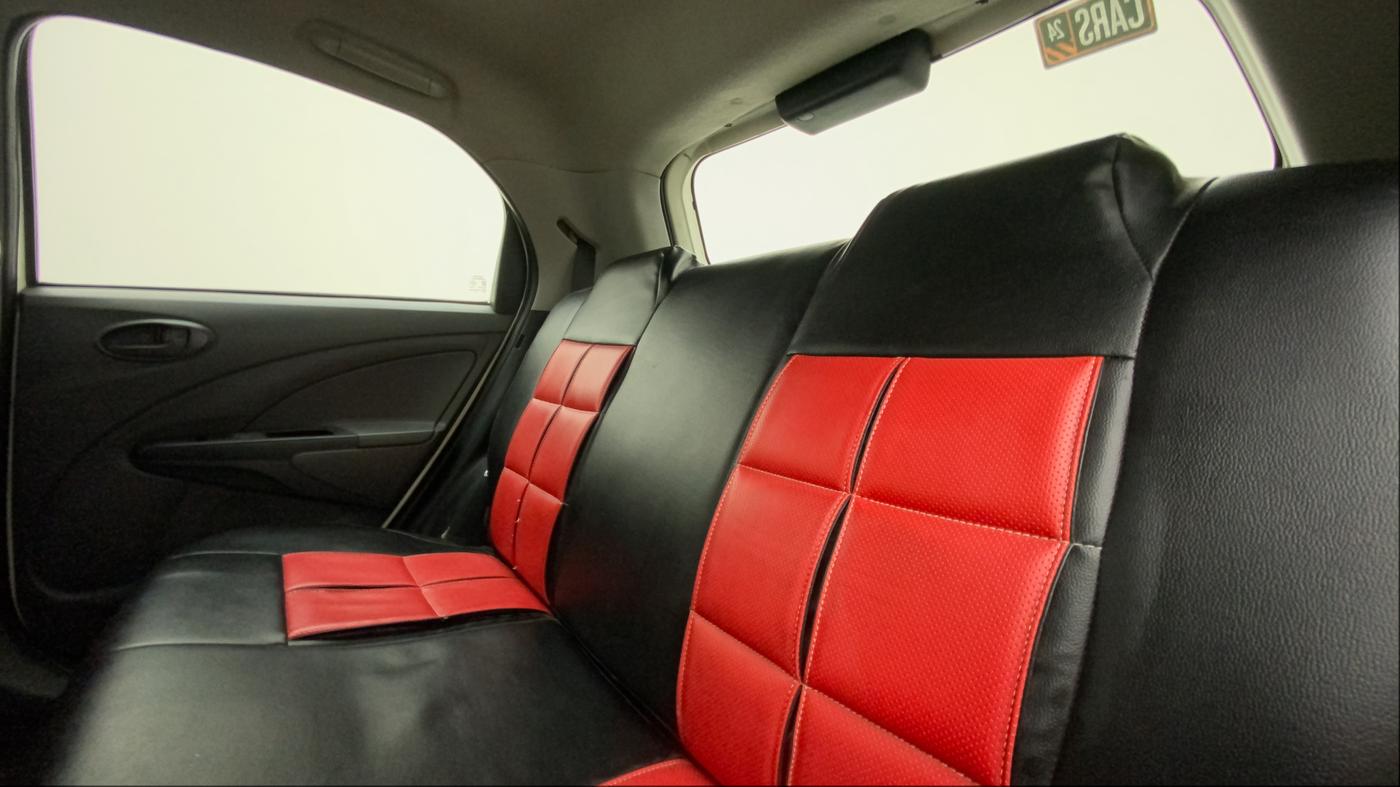 2012 Toyota Etios Liva G, CNG, Manual, 91,562 km, Right Side Rear Door Cabin