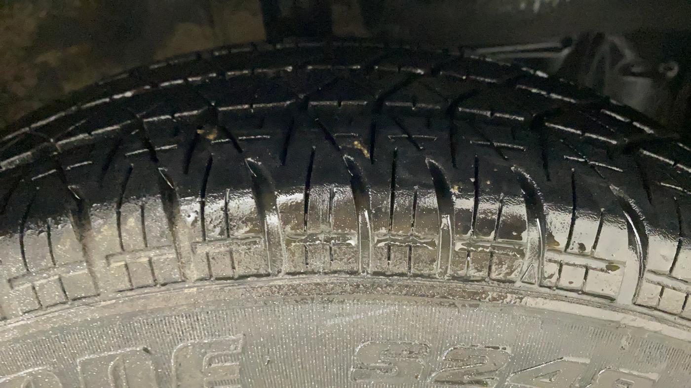2012 Toyota Etios Liva G, CNG, Manual, 91,562 km, Right Front Tyre Tread