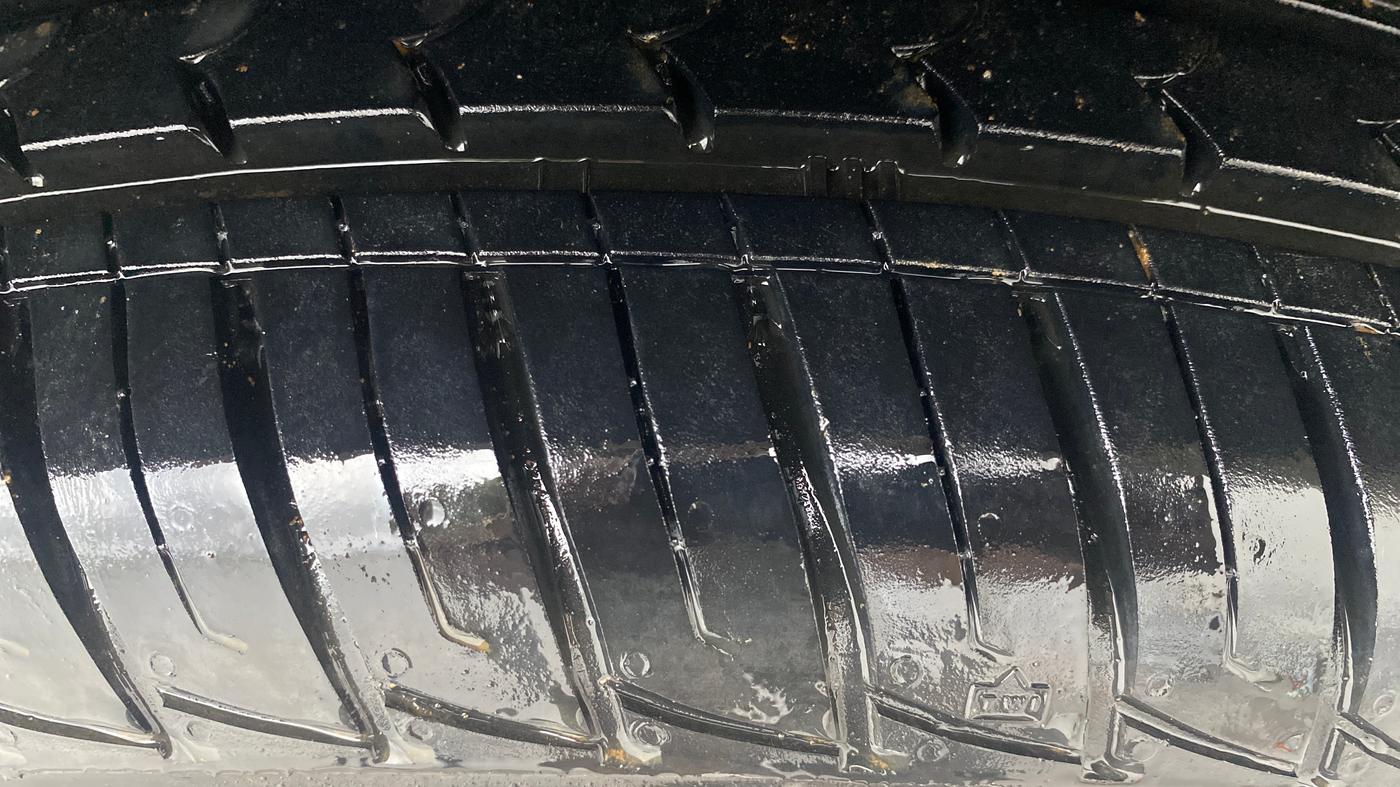 2013 Renault Duster 110 PS RXZ DIESEL, Diesel, Manual, 1,43,433 km, Right Front Tyre Tread