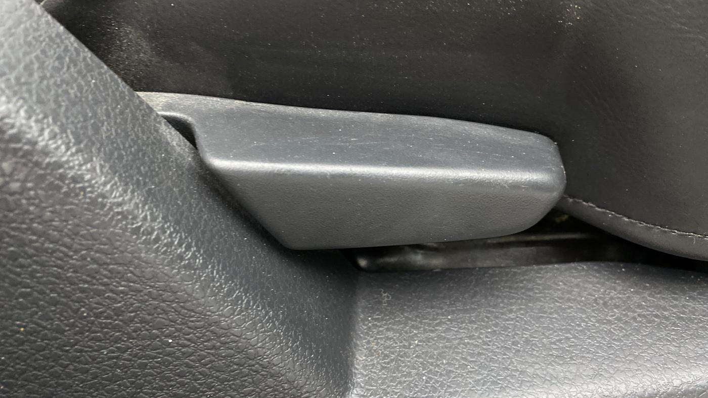 2013 Renault Duster 110 PS RXZ DIESEL, Diesel, Manual, 1,43,433 km, Driver Side Adjustment Panel