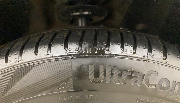 2022 MG HECTOR PLUS SHARP 1.5 PETROL TURBO CVT 6-STR, Petrol, Automatic, 79,226 km, Right Front Tyre Tread