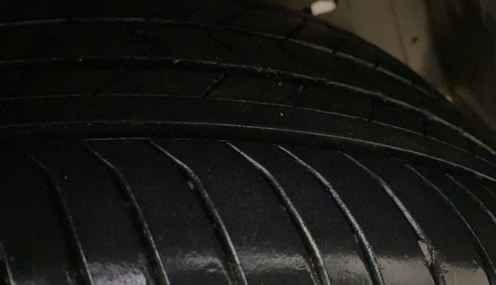 2021 MG HECTOR SHARP 1.5 PETROL CVT, Petrol, Automatic, 53,538 km, Right Front Tyre Tread