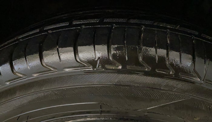 2023 Hyundai GRAND I10 NIOS ERA 1.2 KAPPA VTVT, Petrol, Manual, 52,609 km, Right Front Tyre Tread