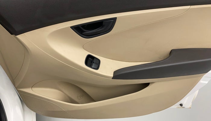 2014 Hyundai Eon MAGNA +, Petrol, Manual, Driver Side Door Panels Control