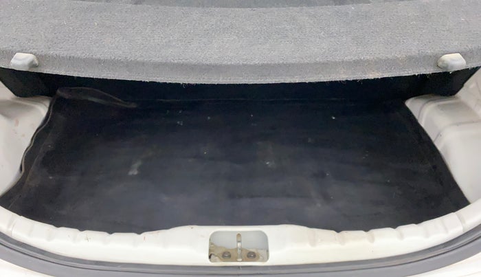 2014 Hyundai Eon MAGNA +, Petrol, Manual, Boot Inside
