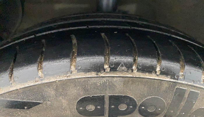 2015 Hyundai Grand i10 SPORTZ 1.2 KAPPA VTVT, Petrol, Manual, 71,296 km, Left Front Tyre Tread