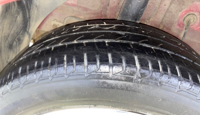 2015 Hyundai Elite i20 SPORTZ 1.2 (O), Petrol, Manual, 36,687 km, Right Rear Tyre Tread