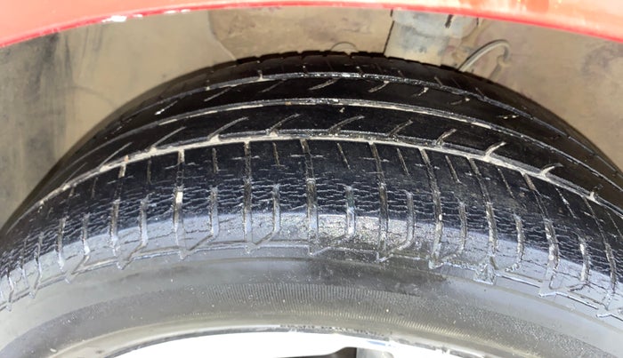 2015 Hyundai Elite i20 SPORTZ 1.2 (O), Petrol, Manual, 36,687 km, Left Front Tyre Tread