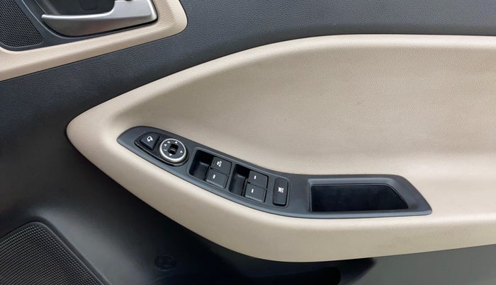 2015 Hyundai Elite i20 SPORTZ 1.2 (O), Petrol, Manual, 36,687 km, Driver Side Door Panels Control