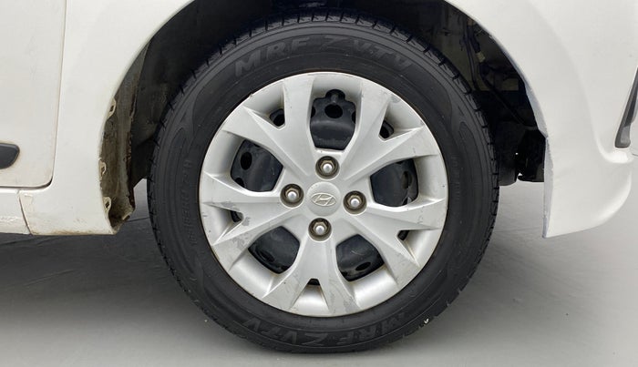 2016 Hyundai Grand i10 SPORTZ 1.2 KAPPA VTVT, Petrol, Manual, 73,565 km, Right Front Wheel
