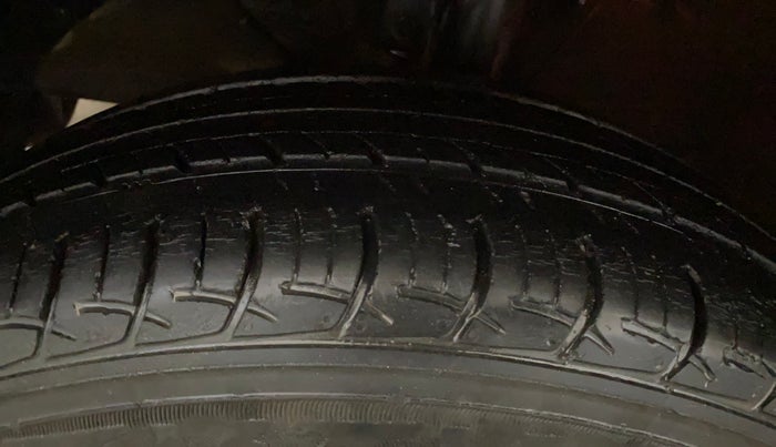 2018 Maruti Baleno DELTA PETROL 1.2, Petrol, Manual, 64,965 km, Left Front Tyre Tread