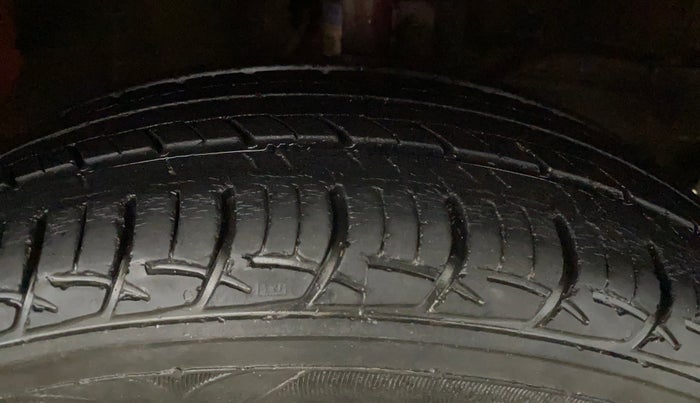 2018 Maruti Baleno DELTA PETROL 1.2, Petrol, Manual, 64,965 km, Right Front Tyre Tread