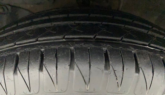 2011 Honda City 1.5L I-VTEC V AT, Petrol, Automatic, 1,10,045 km, Left Front Tyre Tread