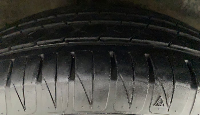 2011 Honda City 1.5L I-VTEC V AT, Petrol, Automatic, 1,10,045 km, Right Rear Tyre Tread