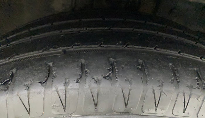2011 Honda City 1.5L I-VTEC V AT, Petrol, Automatic, 1,10,045 km, Right Front Tyre Tread