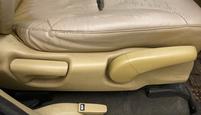2011 Honda City 1.5L I-VTEC V AT, Petrol, Automatic, 1,10,045 km, Driver Side Adjustment Panel