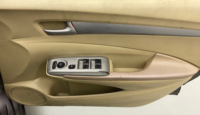 2011 Honda City 1.5L I-VTEC V AT, Petrol, Automatic, 1,10,045 km, Driver Side Door Panels Control