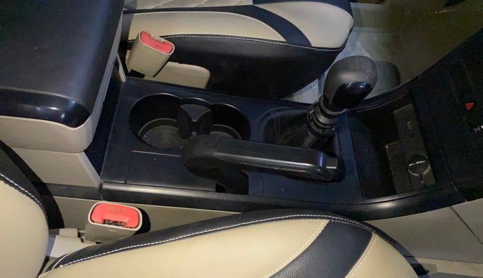 2017 Mahindra XUV500 W4, Diesel, Manual, 74,520 km, Gear Lever