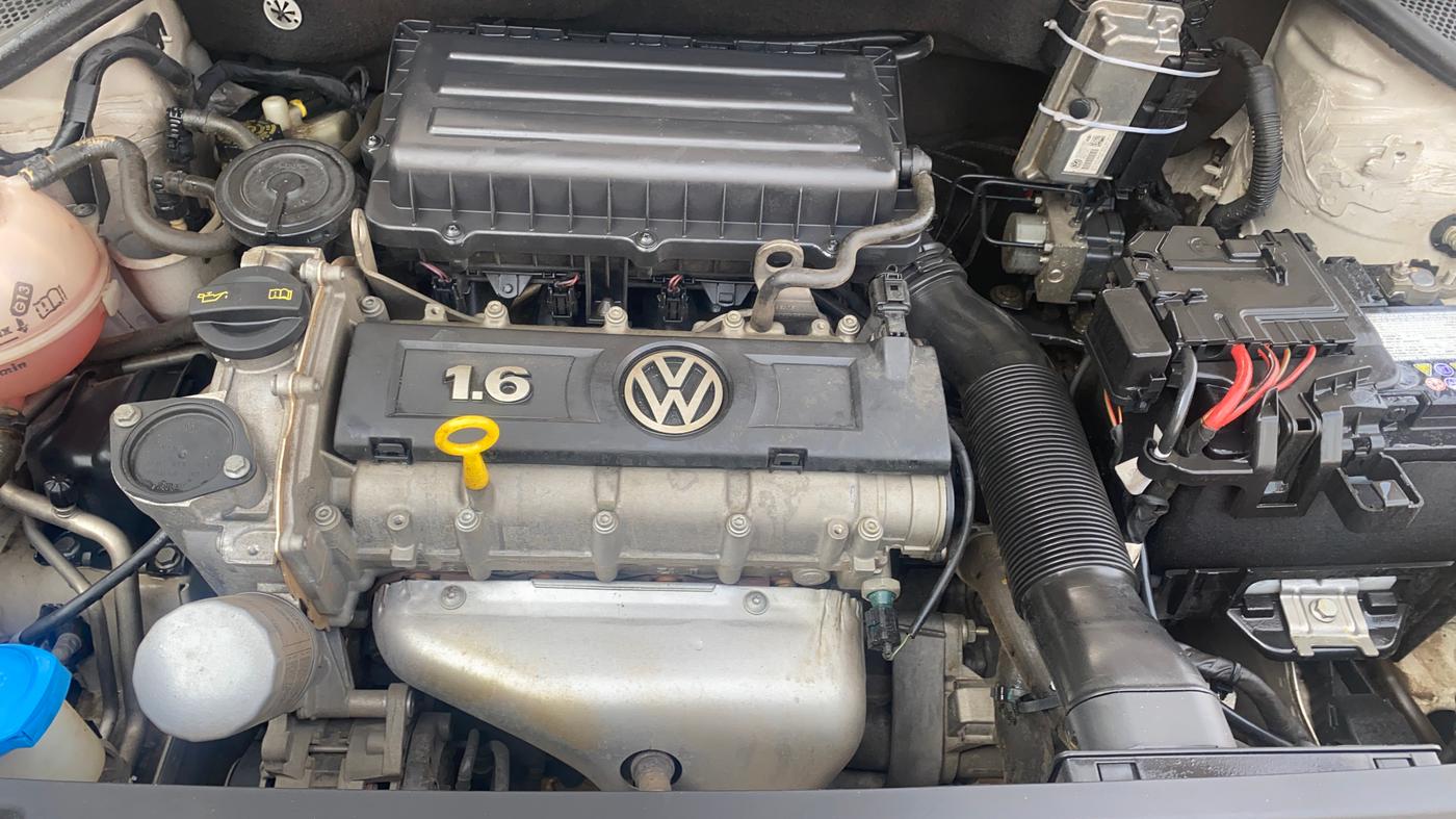 2016 Volkswagen Vento HIGHLINE 1.6 MPI, Petrol, Manual, 29,541 km, Engine View