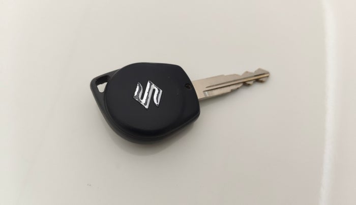 2016 Maruti Ertiga VXI, Petrol, Manual, 60,020 km, Key Close Up