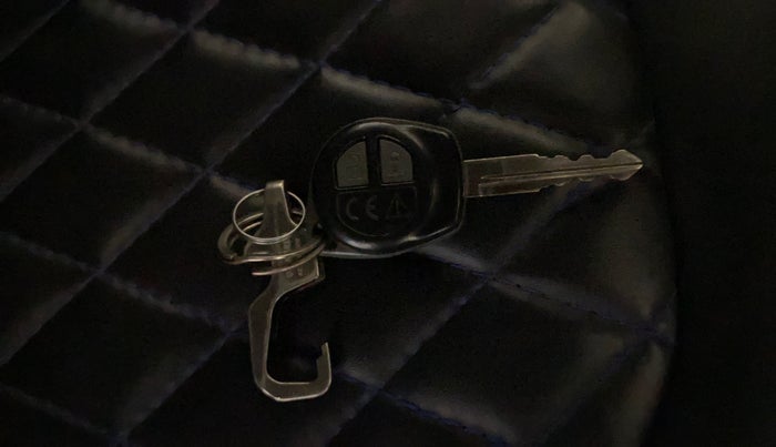 2023 Maruti FRONX DELTA PLUS 1.2MT, Petrol, Manual, 25,983 km, Key Close Up