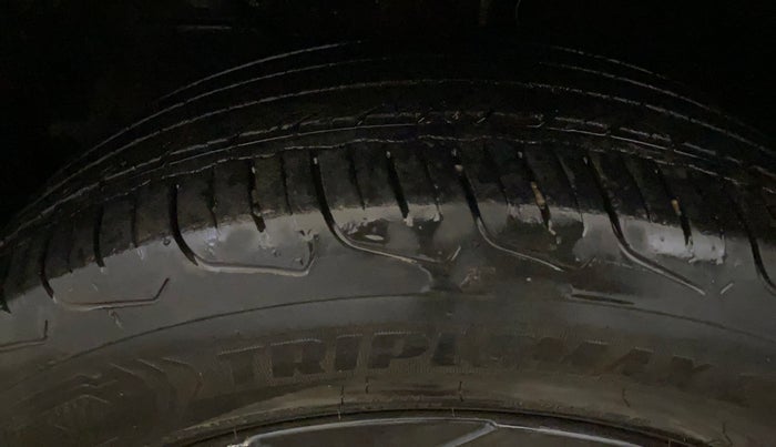 2023 Maruti FRONX DELTA PLUS 1.2MT, Petrol, Manual, 25,983 km, Left Front Tyre Tread