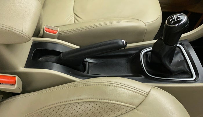 2020 Maruti Ciaz ALPHA 1.5 SHVS PETROL, Petrol, Manual, 39,486 km, Gear Lever