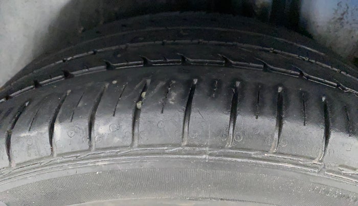 2020 Maruti Ciaz ALPHA 1.5 SHVS PETROL, Petrol, Manual, 39,486 km, Left Rear Tyre Tread