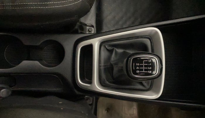 2019 Hyundai VENUE SX 1.0 TURBO, Petrol, Manual, 63,145 km, Gear Lever