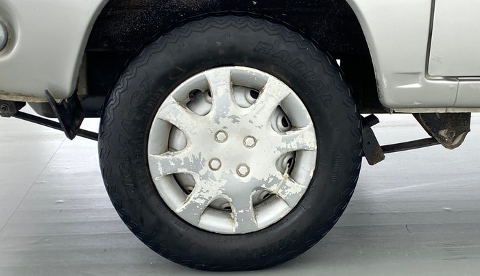 2017 Maruti OMNI E 8 STR, Petrol, Manual, 25,895 km, Right Rear Wheel