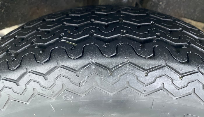 2017 Maruti OMNI E 8 STR, Petrol, Manual, 25,895 km, Left Front Tyre Tread