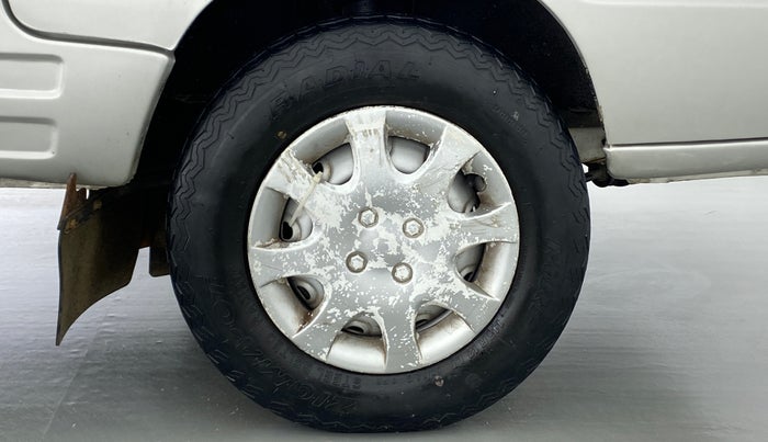 2017 Maruti OMNI E 8 STR, Petrol, Manual, 25,895 km, Right Front Wheel