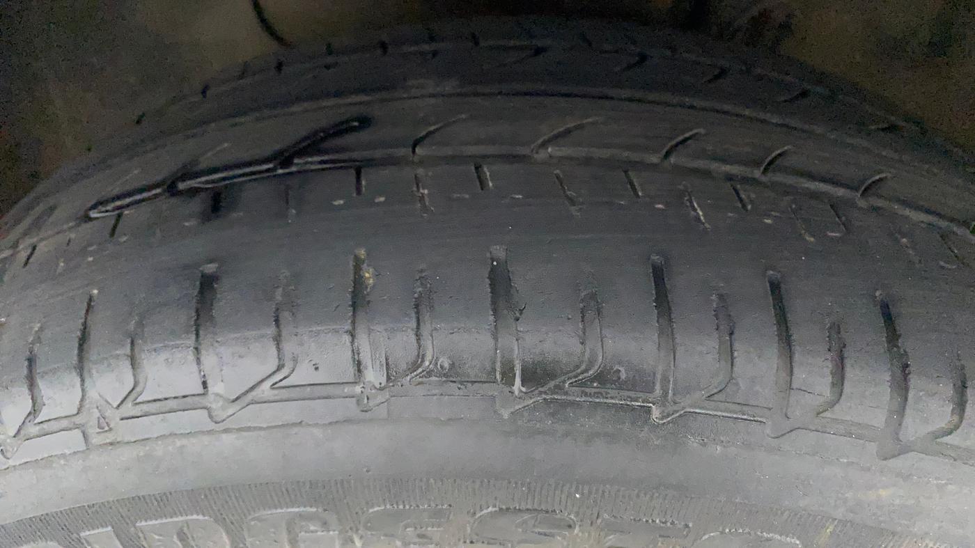 2018 Hyundai Elite i20 ASTA 1.4 CRDI (O), Diesel, Manual, 77,282 km, Left Front Tyre Tread