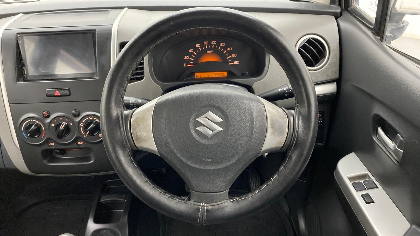 2012 Maruti Wagon R 1.0 LXI, Petrol, Manual, 72,470 km, Steering Wheel Close Up