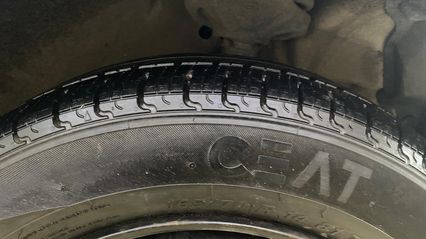 2016 Maruti Celerio VXI AMT, Petrol, Automatic, 15,686 km, Right Front Tyre Tread