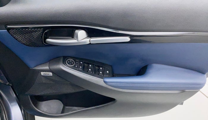 2021 KIA SELTOS X LINE 1.4 PETROL DCT, Petrol, Automatic, 28,803 km, Driver Side Door Panels Control