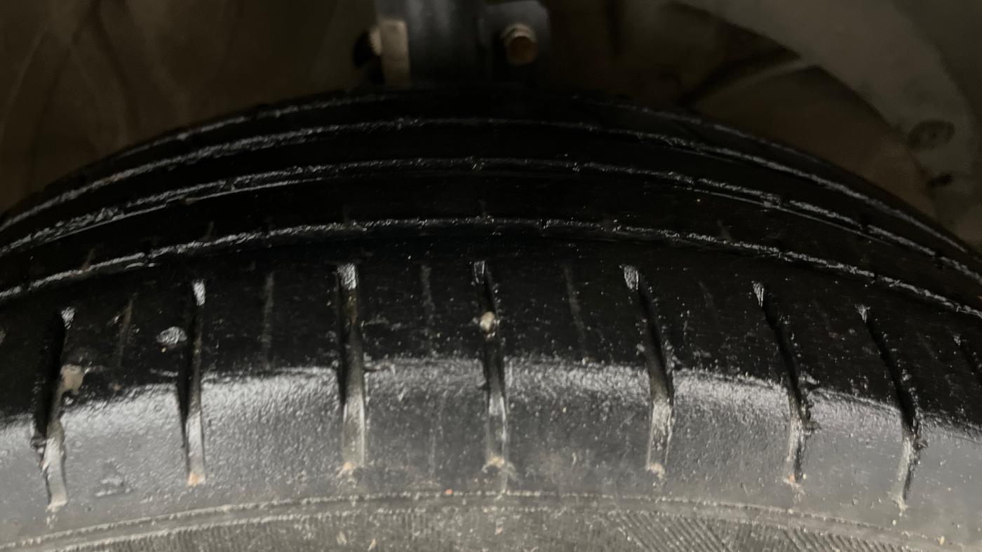 2022 Maruti Baleno  ZETA CNG 1.2L, CNG, Manual, 85,288 km, Right Front Tyre Tread