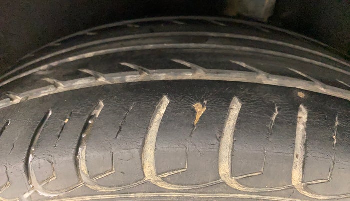 2016 Ford Ecosport TITANIUM 1.5L PETROL AT, Petrol, Automatic, 39,813 km, Left Rear Tyre Tread