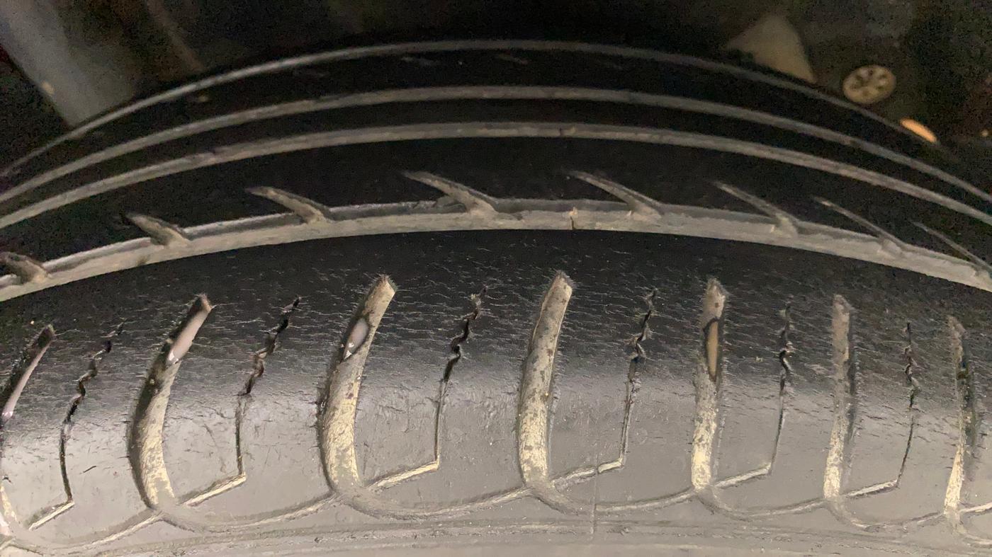 2016 Ford Ecosport TITANIUM 1.5L PETROL AT, Petrol, Automatic, 39,813 km, Right Rear Tyre Tread