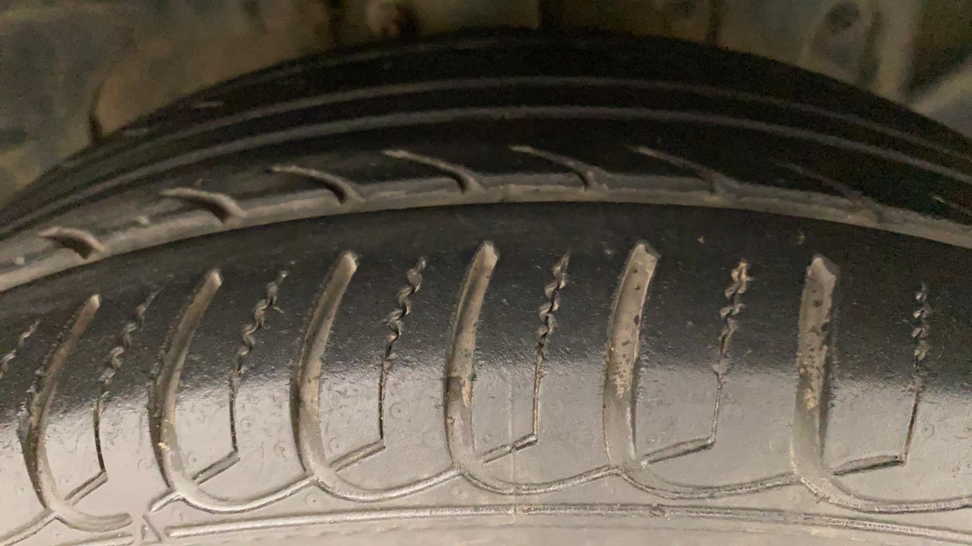 2016 Ford Ecosport TITANIUM 1.5L PETROL AT, Petrol, Automatic, 39,813 km, Right Front Tyre Tread