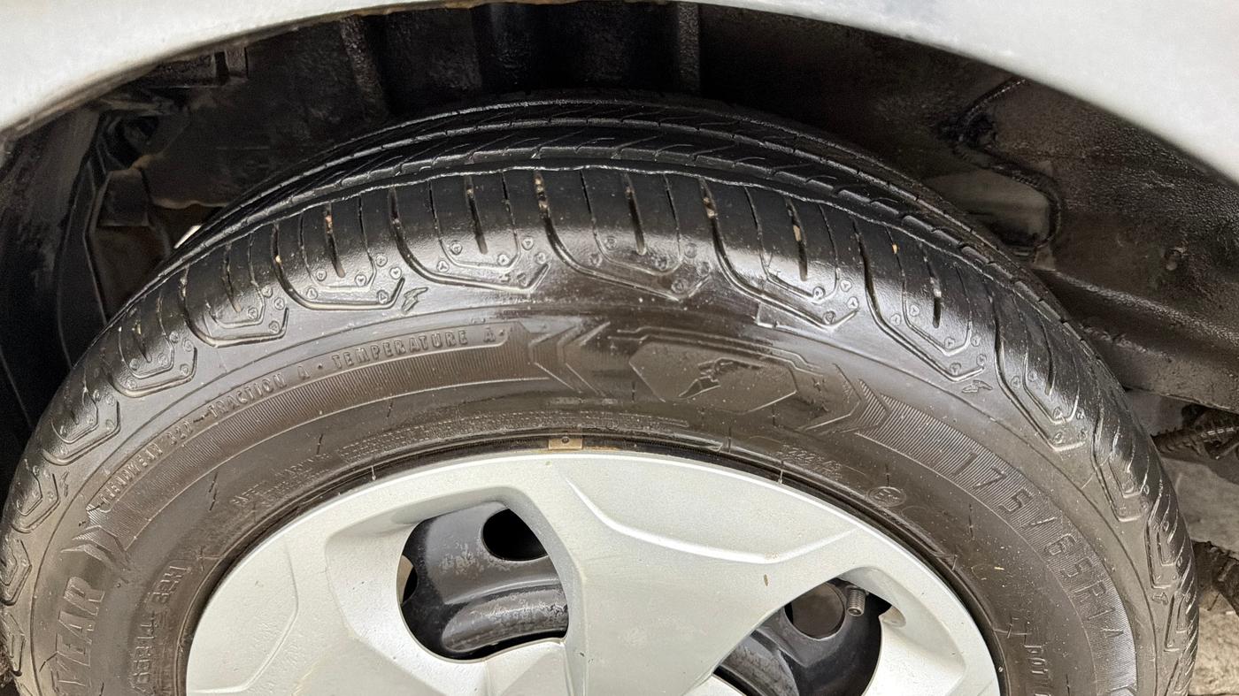 2024 Tata Tiago XM PETROL, Petrol, Manual, 14,887 km, Right Rear Tyre Tread